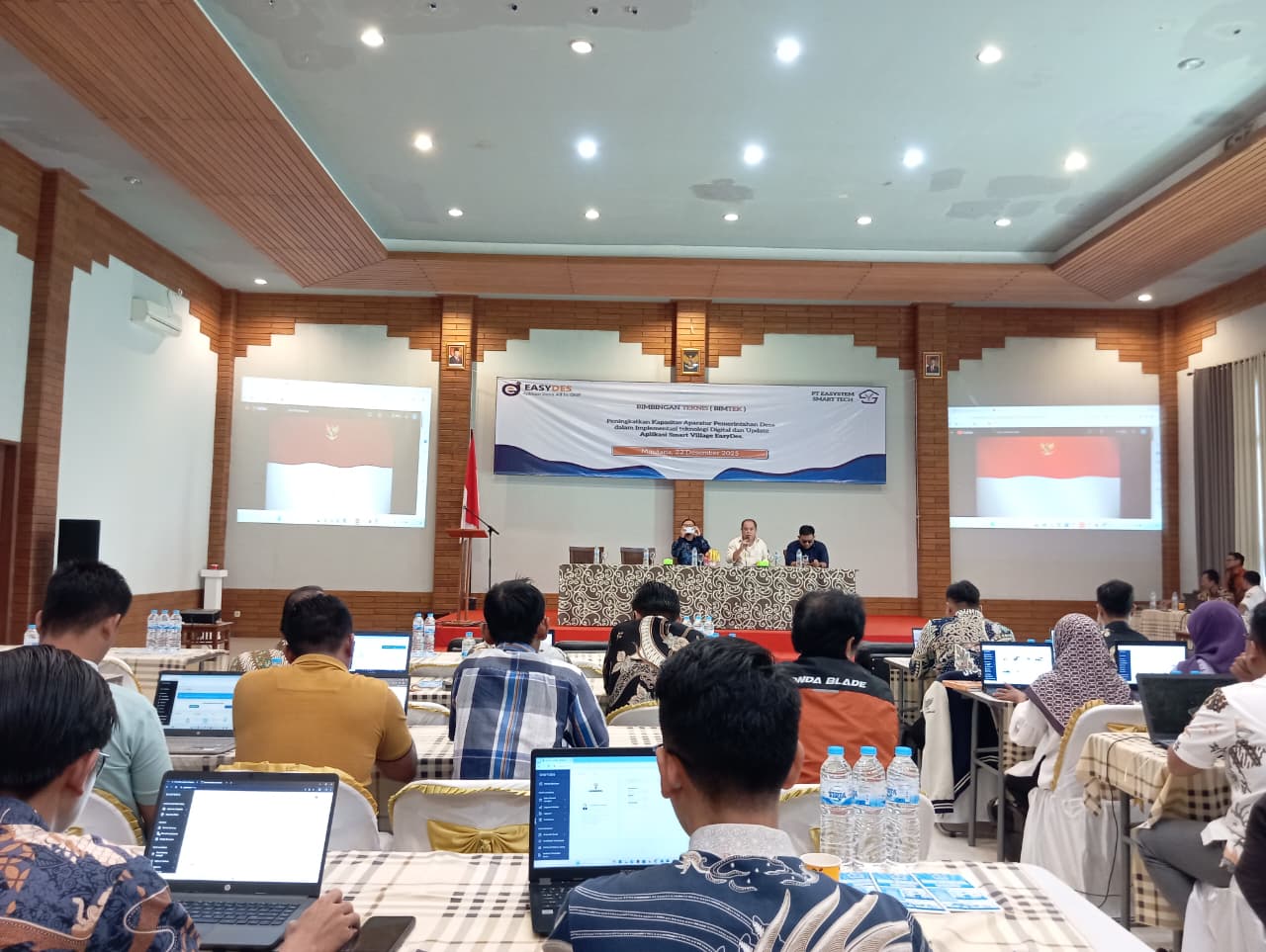 BIMBINGAN TEKNIS Peningkatan Kapasitas Aparatur Pemerintahan Desa Terkait Aplikasi Smart Village EasyDes